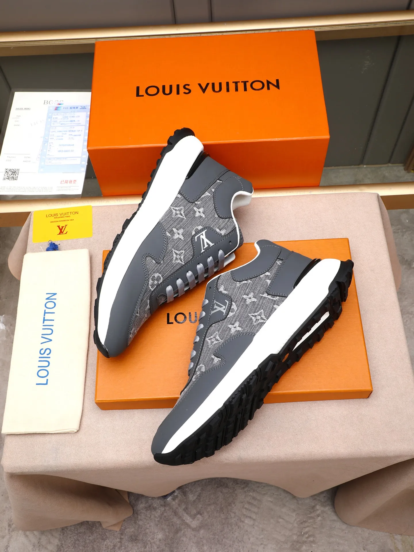 Men's shoes 💰460 Brand: LOUIS VUITTON Louis Vuitton LV Size: 38 39 40 41 42 43 44 (45 customized) Fabric: original cowhide cowhide 🔸Inside of: mesh 🔺Sole: counter foam outsole